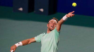 ATP roundup: Top two seeds move forward in Estoril