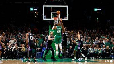 Celtics hold off Fox, Kings to extend NBA win streak