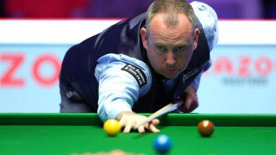 'Part-timer' Mark Williams claims Tour Championship victory against Ronnie O'Sullivan