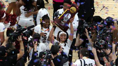 Dawn Staley - Caitlin Clark - South Carolina claims NCAA championship over Clark, Iowa - ESPN - espn.com - state Tennessee - state Texas - state Iowa - state South Carolina - county Baylor - county Clark