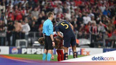 Bayern Munich - Jude Bellingham - Harry Kane - El Real - Saat Bellingham Ganggu Kane Sebelum Eksekusi Penalti - sport.detik.com