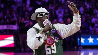 Paris Olympics - Flavor Flav agrees to be U.S. women's water polo team hype man - ESPN - espn.com - Usa - Instagram