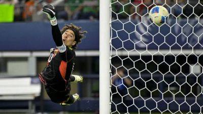 Ochoa and Lozano out of Mexico's young Copa America squad