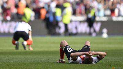 David Moyes - Tomas Soucek - Jarrod Bowen - International - West Ham deal hammer blow to Luton's survival hopes with 3-1 win - channelnewsasia.com - Belgium - Czech Republic