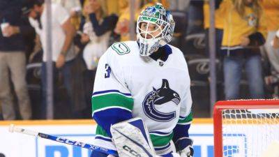 Unlikely goalie Arturs Silovs has Vancouver Canucks buzzing - ESPN