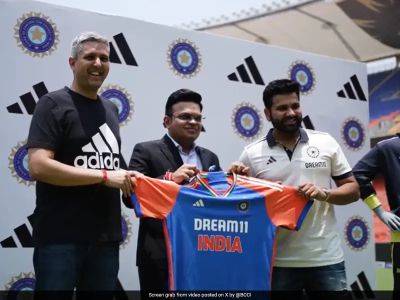 T20 World Cup: BCCI Secretary Jay Shah, Skipper Rohit Sharma Unveil Indian Team's Jersey