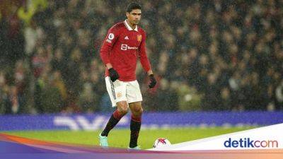 Ten Hag Harap Varane Bisa Main Sebelum Tinggalkan MU