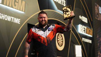 Michael Van-Gerwen - Peter Wright - Michael Smith - Luke Humphries - Nathan Aspinall - Tearful Michael Smith secures play-off spot in Sheffield - rte.ie