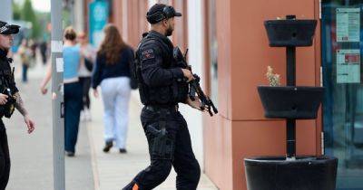 Armed police storm Manchester Met University building after 'misunderstanding' - manchestereveningnews.co.uk