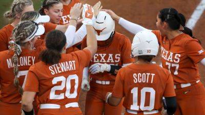 NCAA softball regionals: Sleepers, top players, WCWS paths - ESPN
