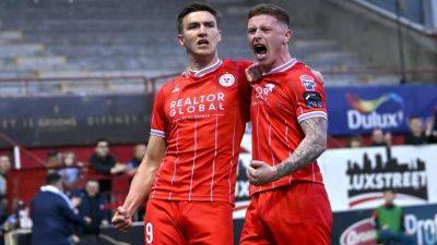 Sean Boyd rises from the bench to keep Shels at the summit