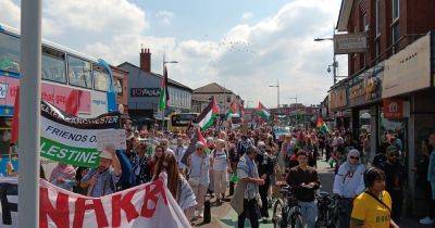 Hundreds march along Oxford Road in latest pro-Palestine demonstration - manchestereveningnews.co.uk - Britain - Ukraine - Palestine - county Park - county Banner