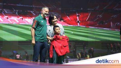 Halo Jakarta, Ryan Giggs di Sini