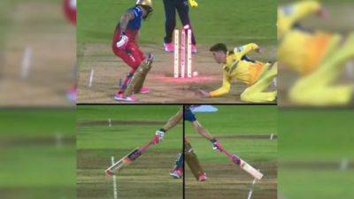 Royal Challengers Bengaluru - Faf Du Plessis - RCB vs CSK: Faf Du Plessis Out Or Not Out? RCB Skipper Furious After Controversial Umpiring Decision In IPL Game - sports.ndtv.com - county Mitchell