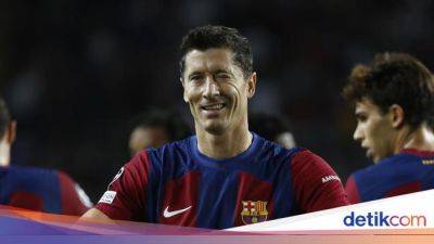 Robert Lewandowski - Saran Rivaldo buat Barcelona: Jual Lewandowski dan De Jong! - sport.detik.com