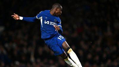Chelsea dent lacklustre Spurs' top-four hopes