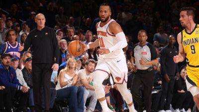 Jalen Brunson breaks hand in Game 7, laments end of Knicks' run - ESPN