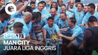 Momen-momen Manchester City Angkat Trofi Liga Inggris - sport.detik.com