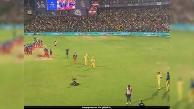 Royal Challengers Bengaluru - Was MS Dhoni At Fault For RCB Handshake Fiasco? New Video Adds Fresh Twist - sports.ndtv.com - India