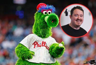 Comedian Shane Gillis Throws Solid First Pitch At Phillies Game