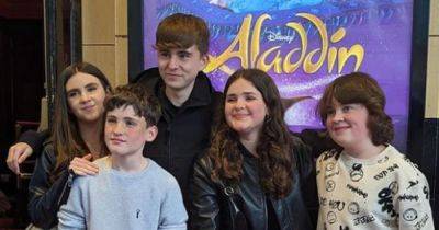 Coronation Street fans say 'wonderful' as soap's youngsters are joined by Emmerdale star on purple carpet
