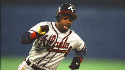 David Justice says Deion Sanders' Braves stint 'was never a distraction'