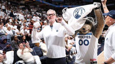 NBA playoffs 2024 - Timberwolves fan Craig Kilborn is loving the West finals against the Mavs - ESPN - espn.com