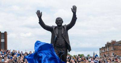 Walter Smith statue unveiled as Rangers fans flock to see managerial legend immortalised in bronze at Ibrox