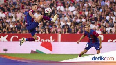 Robert Lewandowski - Sergio Ramos - Ramon Sanchez - Fermin Lopez - Liga Spanyol - Sevilla Vs Barcelona: Los Cules Tutup Musim dengan Kemenangan 2-1 - sport.detik.com