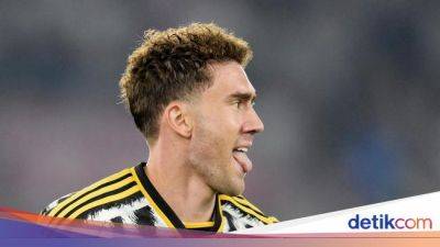 Vlahovic Tak Mau Berpuas Diri Usai Jadi Penyerang Terbaik Serie A