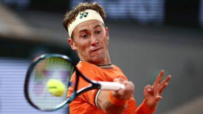 Two-time finalist Ruud makes winning start in quest for French Open title