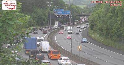 Long delays on the M4 - live updates