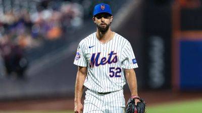 Mets pitcher launches glove into stands after getting ejected