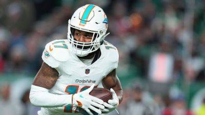Sources - Dolphins, WR Jaylen Waddle agree to $84.75M extension - ESPN