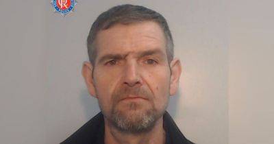Manhunt underway for wanted man who goes by two names - manchestereveningnews.co.uk