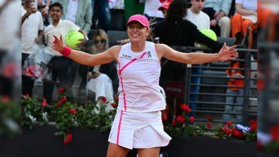 Naomi Osaka - Iga Swiatek - Serena Williams - Carlos Alcaraz - Roland Garros - Jannik Sinner - Marie Bouzkova - Battle-Tested Iga Swiatek Looks For French Open Birthday Boost - sports.ndtv.com - France - Australia - Czech Republic