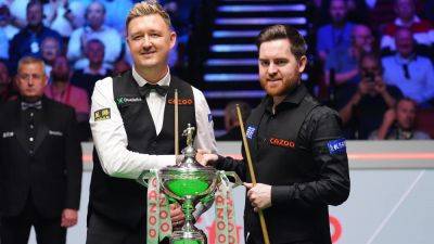 Kyren Wilson builds big early lead over Jak Jones in World Snooker Championship final