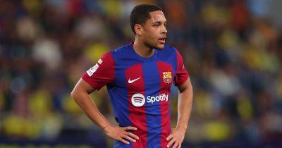 Man United handed fresh chance to sign striker as Barcelona transfer stance revealed