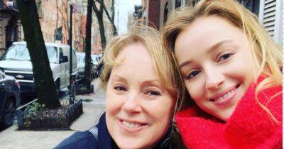 Coronation Street's Sally Dynevor shares snap of loved-up daughter Phoebe and her beau after rumours - manchestereveningnews.co.uk - New York - county Beckham - Instagram