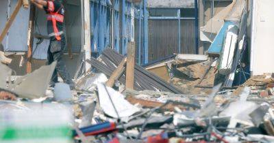 Demolition work begins at crumbling Stepping Hill hospital unit - manchestereveningnews.co.uk