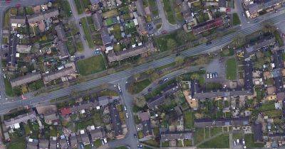 Mum left 'livid' as kids hurl 'disgusting' racial abuse at man and little girl across the street - manchestereveningnews.co.uk