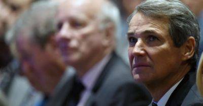 Former Scotland and Liverpool defender Alan Hansen seriously ill in hospital