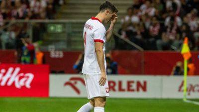Robert Lewandowski injured as Poland edge out Turkey