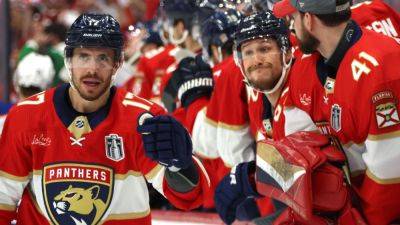 Florida Panthers cruise, take 2-0 lead in Stanley Cup Final - ESPN