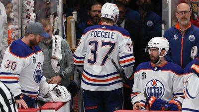 Oilers' Warren Foegele ejected from Game 2 vs. Panthers for hit - ESPN