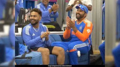 Rohit Sharma - Hardik Pandya - Ravi Shastri - Rishabh Pant - Watch: Hardik On His Feet, Rohit, Pant Stunned As Ex India Coach Gives Away Best Fielder Medal - sports.ndtv.com - India - Pakistan - county Nassau