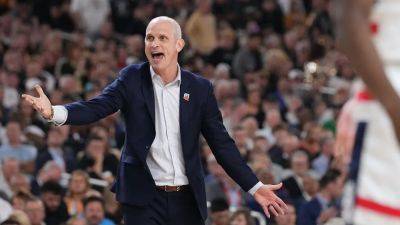 UConn's Dan Hurley clarifies decision to reject Lakers' coaching job: 'I already had the leverage'