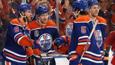 Edmonton Oilers break out in Game 4, stay alive with 8-1 win - ESPN