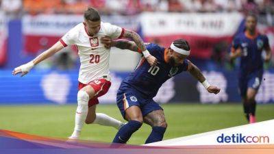 Virgil Van-Dijk - Denzel Dumfries - Wojciech Szczesny - Cody Gakpo - Euro 2024: Ketat! Polandia Vs Belanda 1-1 saat Turun Minum - sport.detik.com