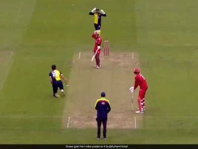 Watch: English Cricketer Takes A One-Hand Screamer, Ben Stokes Says "What The Heck"